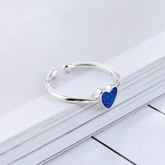 💙 Sterling Silver Blue Heart Minimalist Ring 💙 - Picture 5 of 5